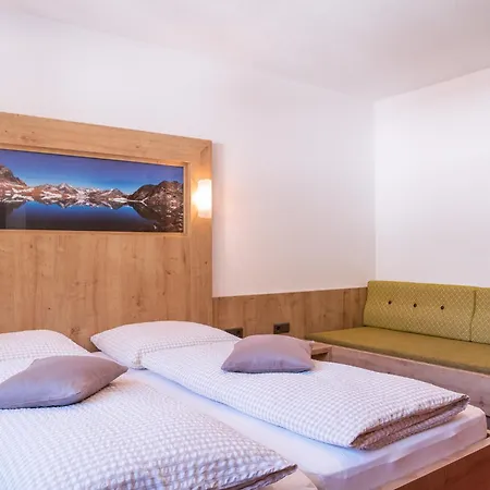 בית הארחה Holzknecht 2*