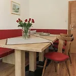 Holzknecht Πανσιόν Ζόλντεν
